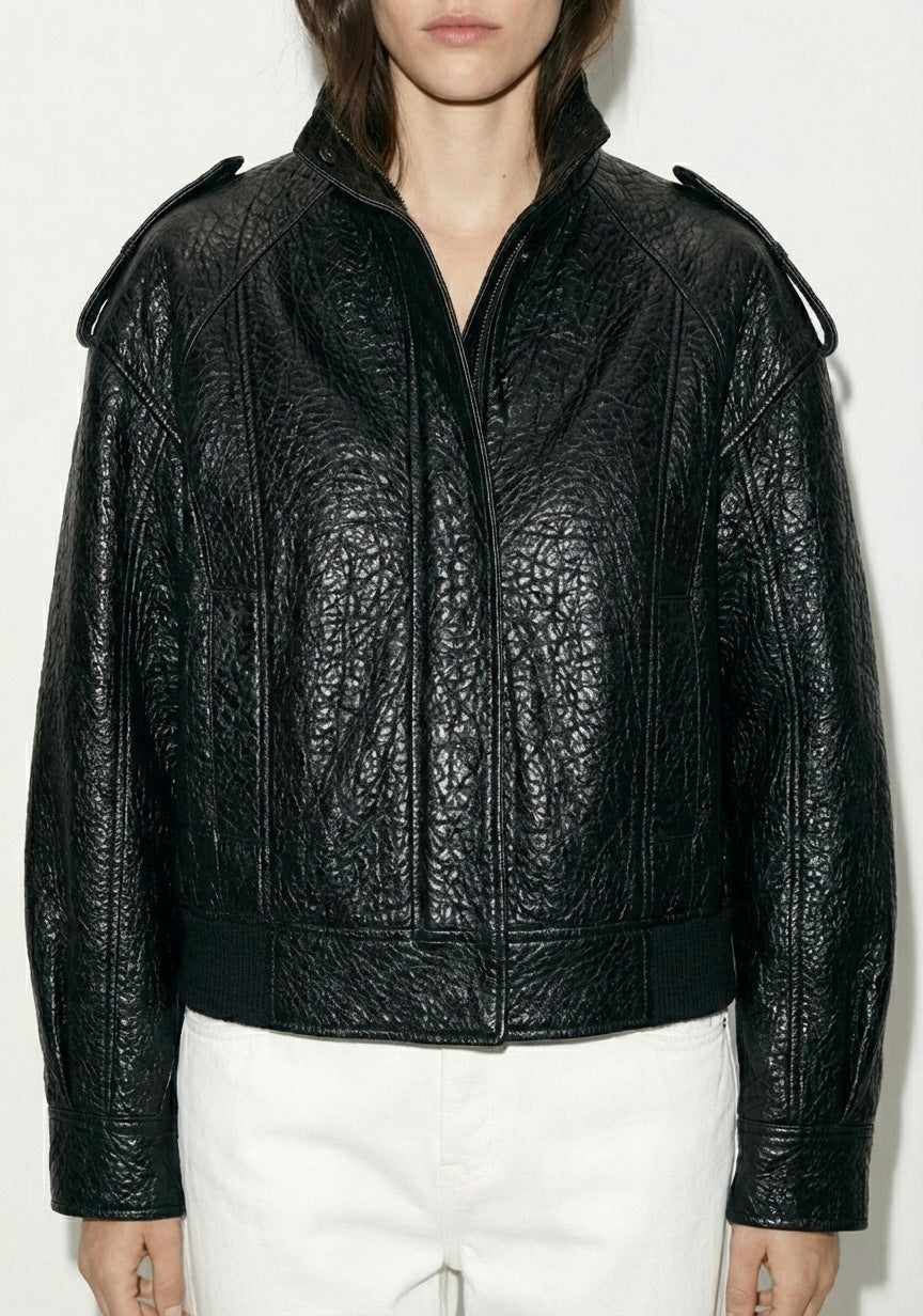 BLOUSON COURT À COL MONTANT ET ÉPAULES STRUCTURÉES