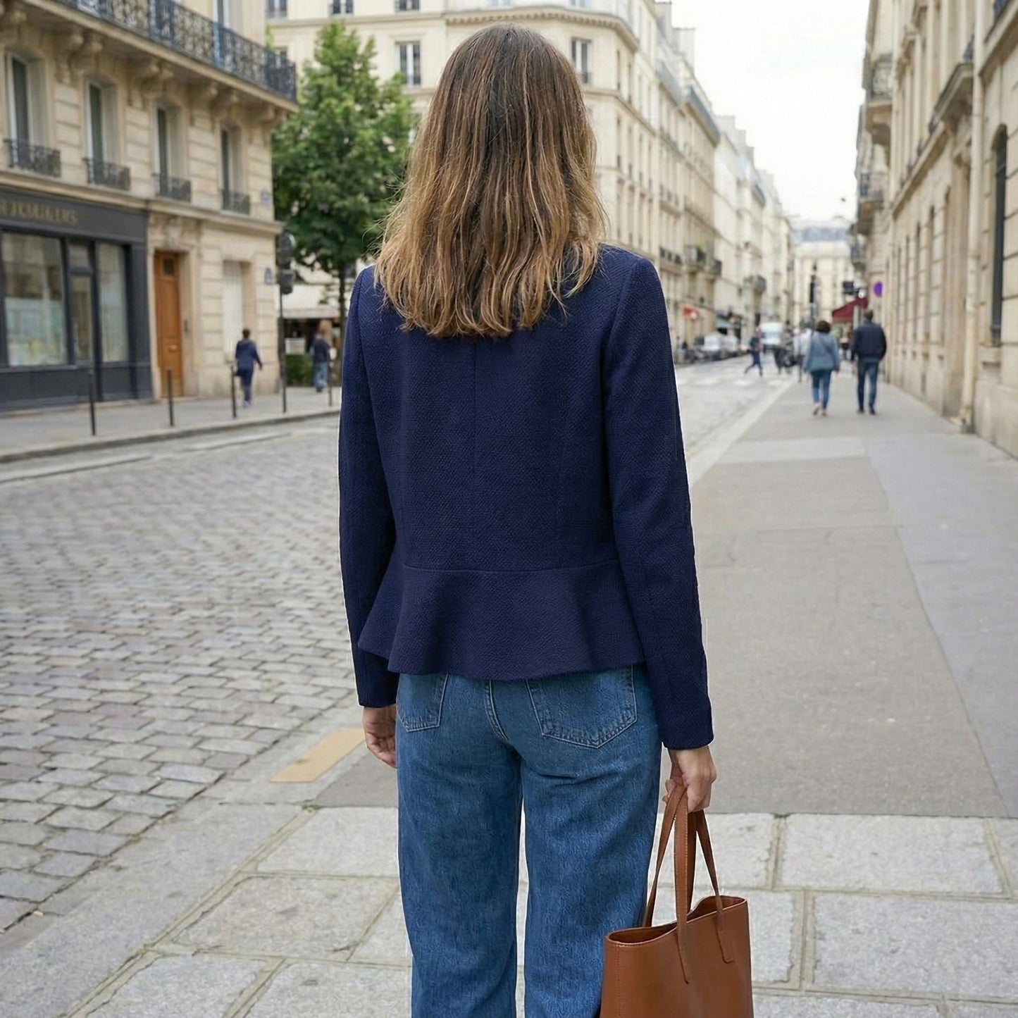 VESTE COURTE TEXTURÉE À BOUTONNAGE SIMPLE