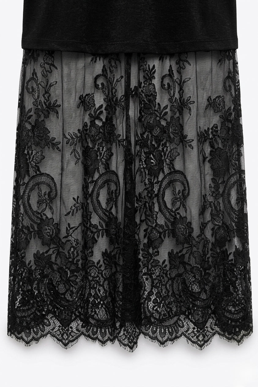 ROBE COMBINÉE À FINITION DENTELLE