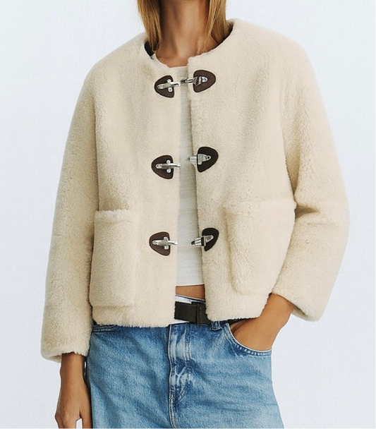 VESTE EN BOUCLETTE AVEC FERMETURES CLIP MÉTAL