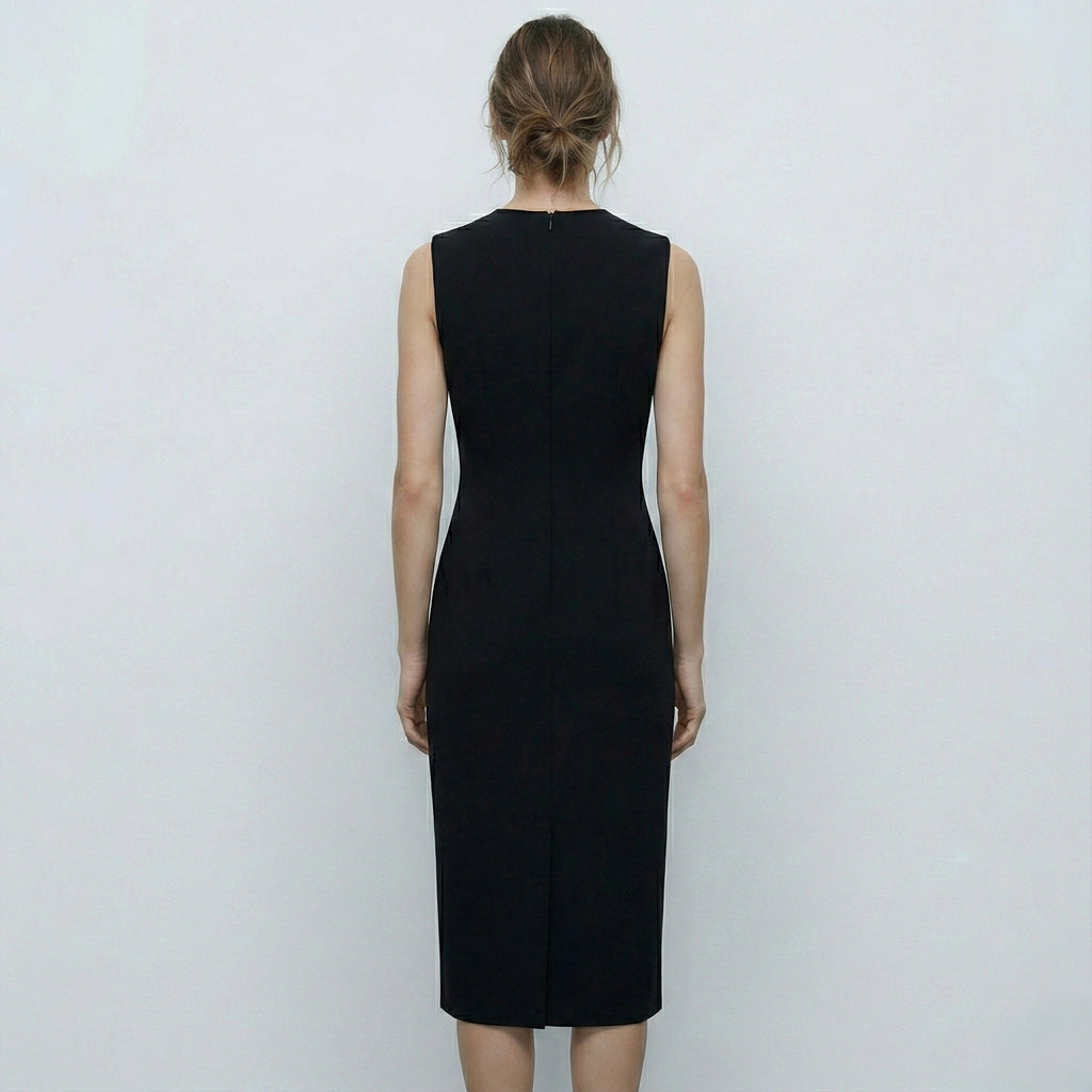 ROBE SANS MANCHES AVEC CEINTURE BOUCLÉE