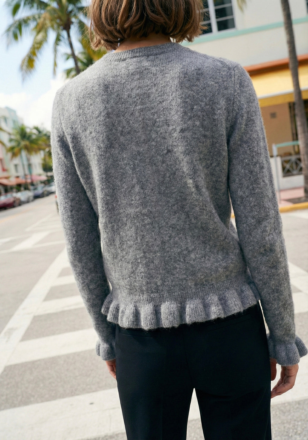 CARDIGAN AJUSTÉ À FINITIONS ONDULÉES