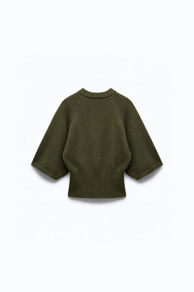 PULL EN MAILLE À TAILLE CINTRÉE