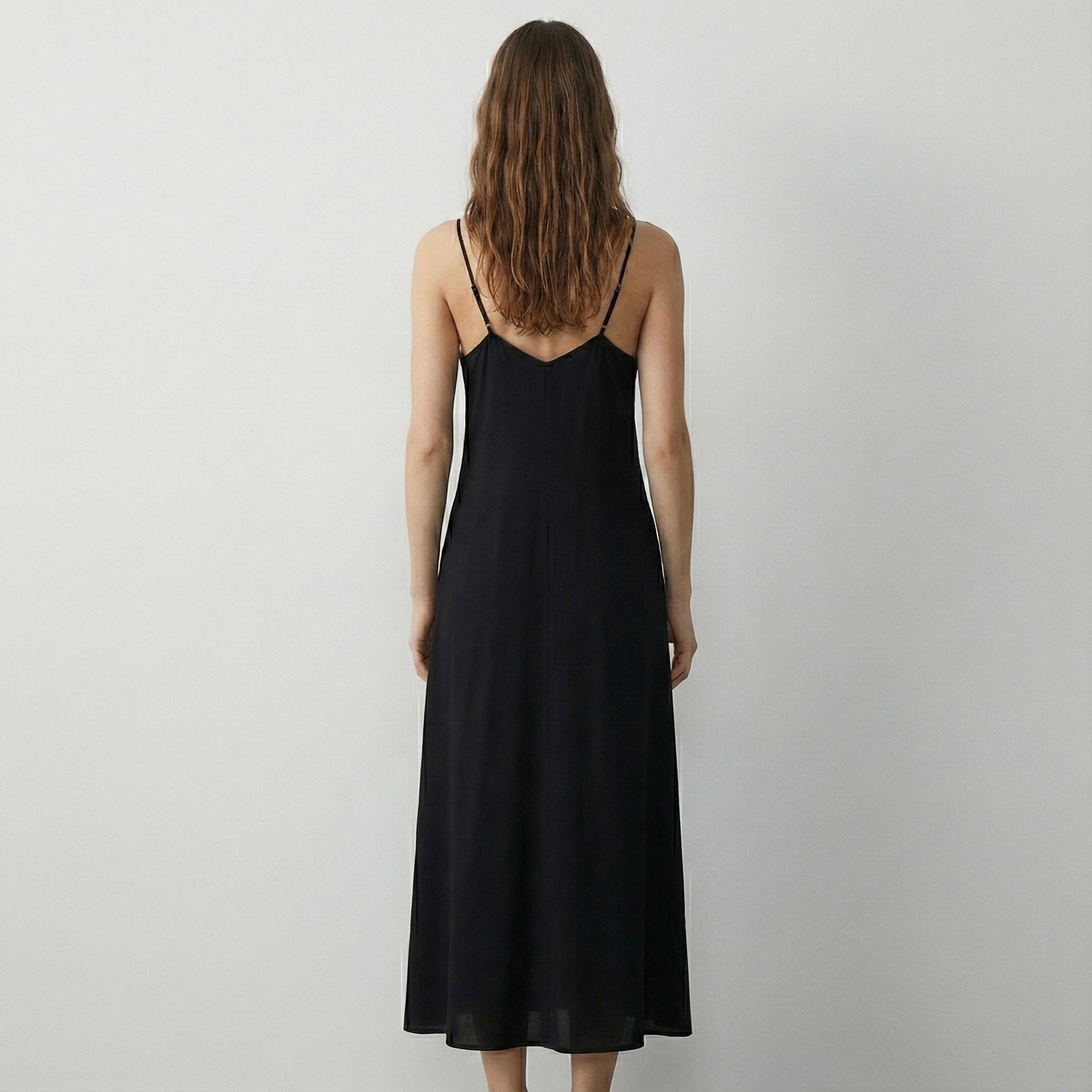 ROBE LÉGÈRE À BRETELLES LIEN