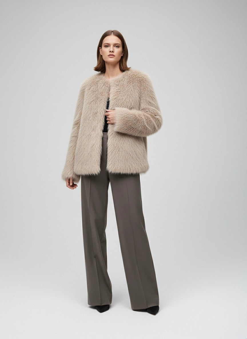 MANTEAU EFFET FOURRURE COUPE DROITE