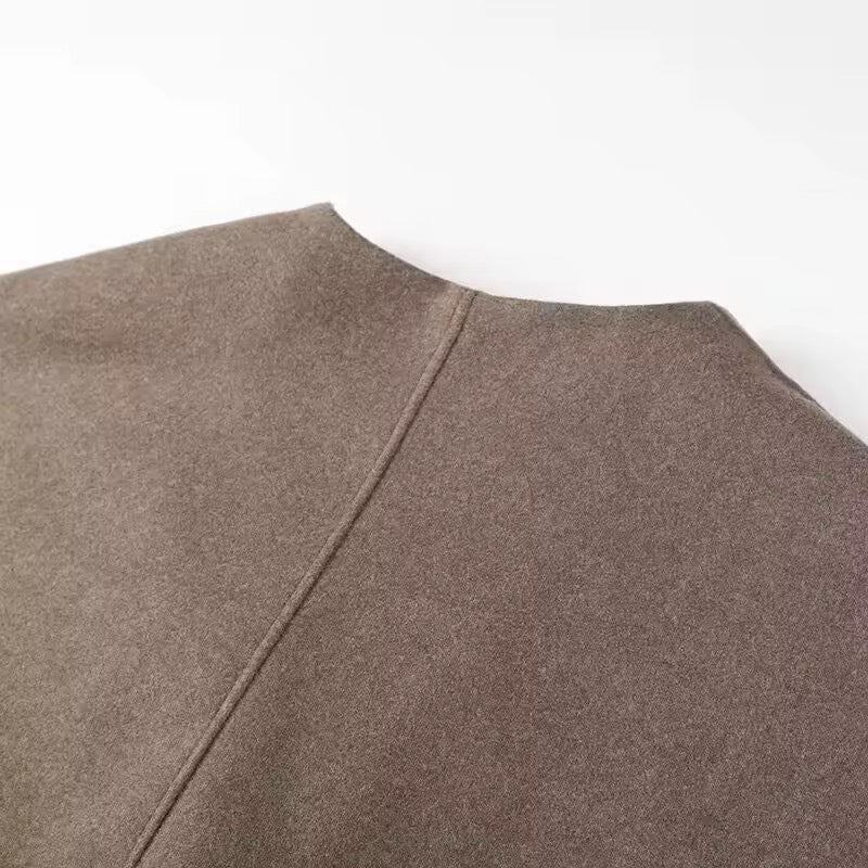 V-neck buttoned jacket • Women