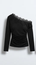 TOP ASYMÉTRIQUE EN MAILLE AVEC DENTELLE