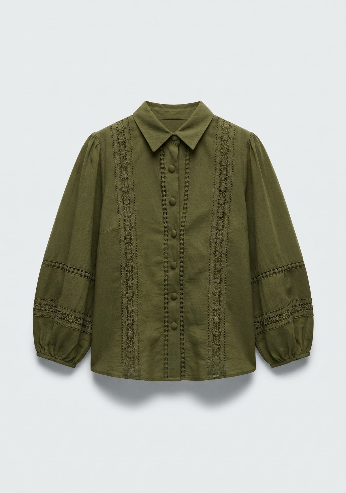 CHEMISE À MANCHES LONGUES ET DÉTAILS AJOURÉS