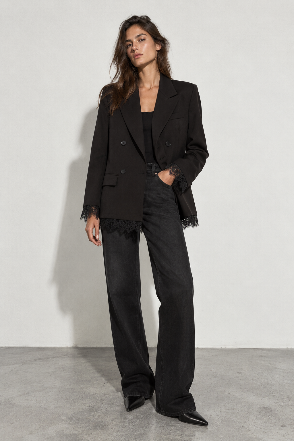 BLAZER CROISÉ À FINITIONS EN DENTELLE