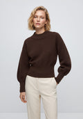 PULL EN MAILLE À COL MONTANT ET BOUTONS
