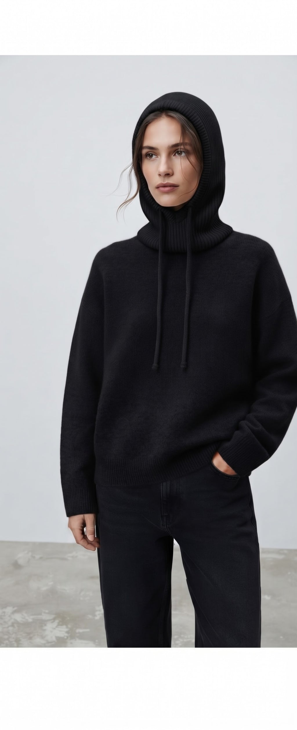 CAGOULE EN MAILLE CÔTELÉE À CORDON DE SERRAGE