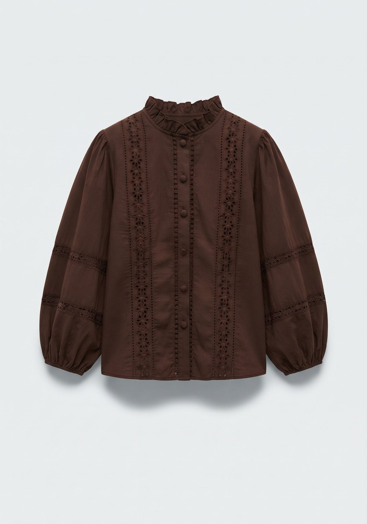 CHEMISE À MANCHES LONGUES ET DÉTAILS AJOURÉS